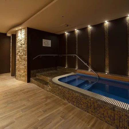 Constantia Wellness Aparthotel 3*